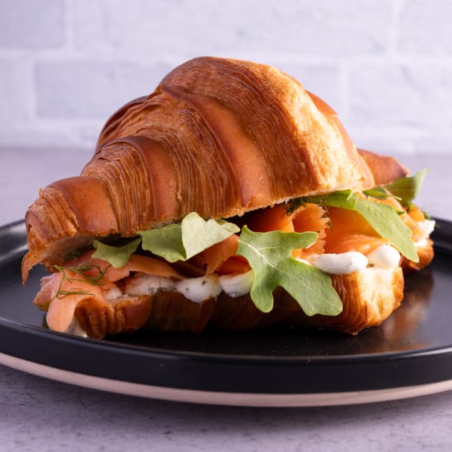 CROISSANT SALMON FINAS HIERBAS