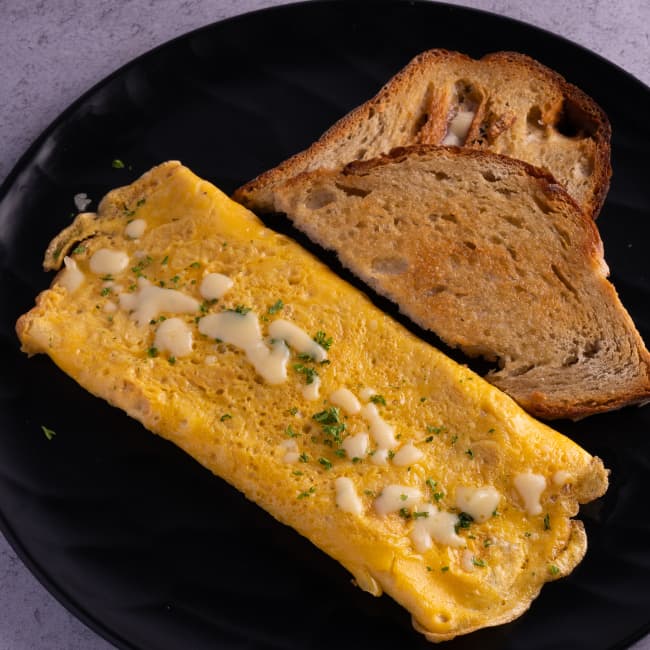 OMELLET CON QUESO